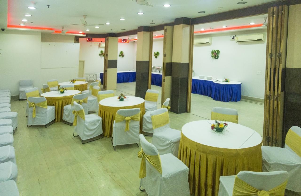 Hotel Amby Inn New Delhi Exterior photo