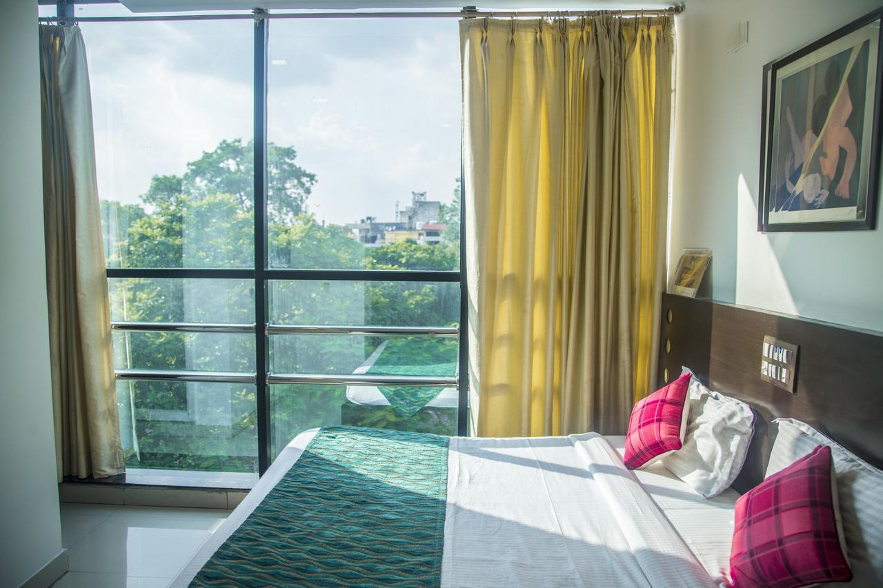 Hotel Amby Inn New Delhi Exterior photo